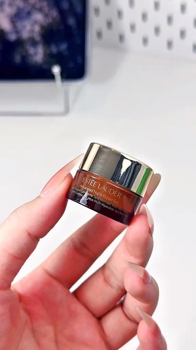 Mua hàng chính hãng tại video này 💕👆#ShopeeCreator #LuotVuiMuaLien #ShopeeVideo #KOCUyTin #xuhuong