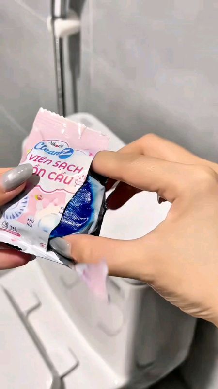 Viên thả bồn cầu #viensachboncau #VideohangNhaCua #LuotVuiMuaLien #SandealcungKOL #ShopeeCreator #ShopeeVideo