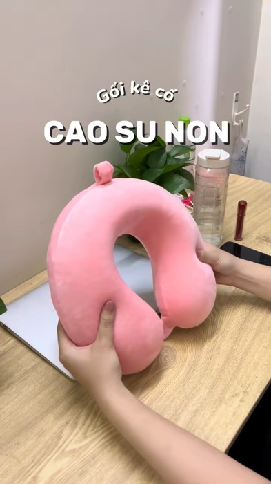 Gối chữ U cao su non #viral #xuhuong #doigiadungthongminh #tienichgiadinh #shopeevn #muaonline #KOLUyTin #ShopeeVideo #SandealcungKOL