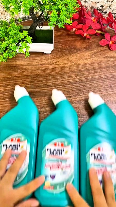 Nước tẩy bồn cầu flash man #nuoctayboncau #nuoctayboncauflashman #HangMoiVe #shopeevideo #shopeecreator #LuotVuiMuaLien
