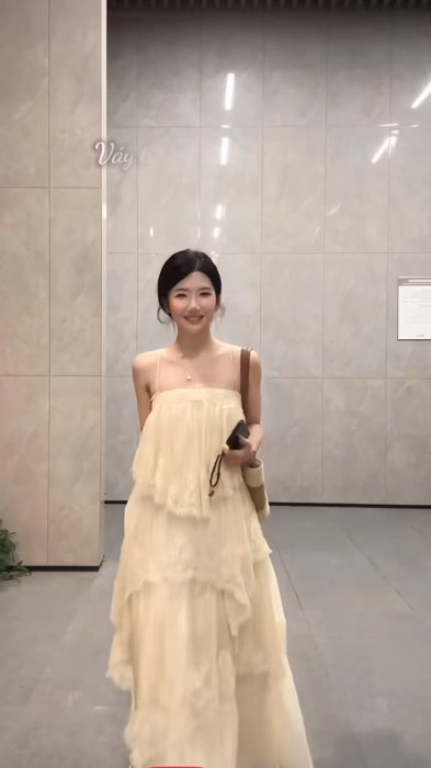 Váy maxi 2 dây ren tầng tiểu thư #LuotVuiMuaLien #ShopeeVideo #VideohangThoiTrang #ShopeeStyle #vaydam