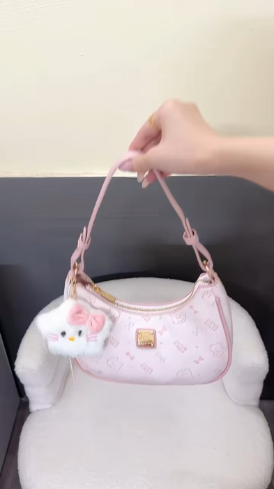 Túi hello kitty#ShopeeCreator #KOLUyTin #VideohangThoiTrang #LuotVuiMuaLien