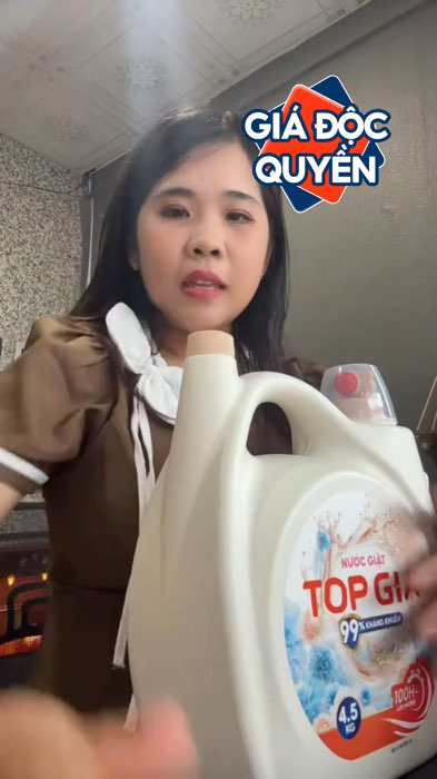 Can nước giặt topgia 2 đầu #cannuocgiattopgia #nuocgiattopgia #nuocgiat #HangMoiVe #KOLUyTin #ShopeeVideo #LuotVuiMuaLien