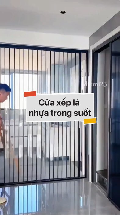 Cửa xếp lá Nhựa trong suốt #VideohangNhaCua#shopeestyle#ShopeeVideo#ShopeeCreator #LuotVuiMuaLien#KOLUyTin#Videomuasam #SandealcungKOL #diumi444