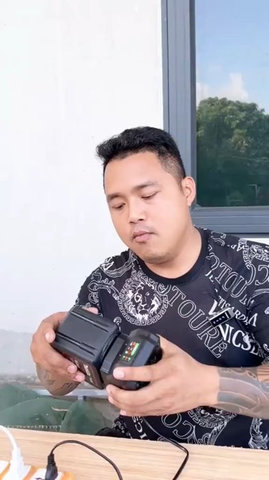 Pin máy khoan #pinmaykhoan #LuotVuiMuaLien #KOLUyTin #HangMoiVe #ShopeeVideo