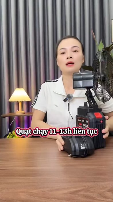 Quạt tích điện #quattichdienchaypin #quattichdien #ShopeeVideo #KOLUyTin #HangMoiVe #LuotVuiMuaLien