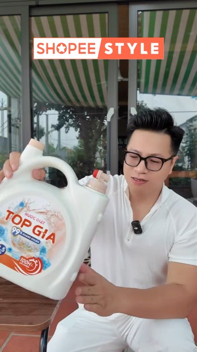 Can nước giặt topgia 2 đầu #cannuocgiattopgia #nuocgiattopgia #nuocgiat #HangMoiVe #KOLUyTin #ShopeeVideo #LuotVuiMuaLien