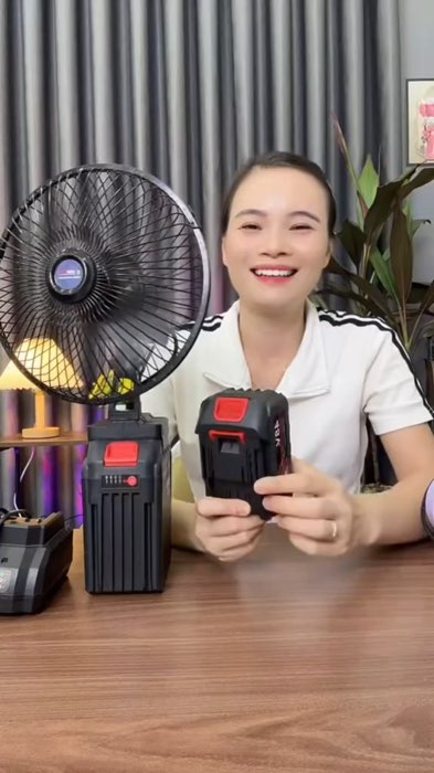 Quạt tích điện #quattichdien #quattichdienchaypin #ShopeeVideo #KOLUyTin #HangMoiVe #LuotVuiMuaLien