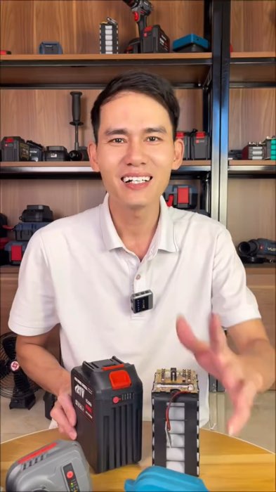 Pin máy khoan chân phổ thông #pinmaykhoan #LuotVuiMuaLien #ShopeeVideo #KOLUyTin #HangMoiVe