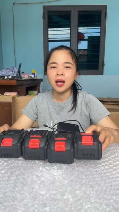 Pin tích điện chân phổ thông #pinmaykhoan #LuotVuiMuaLien #ShopeeVideo #KOLUyTin #HangMoiVe
