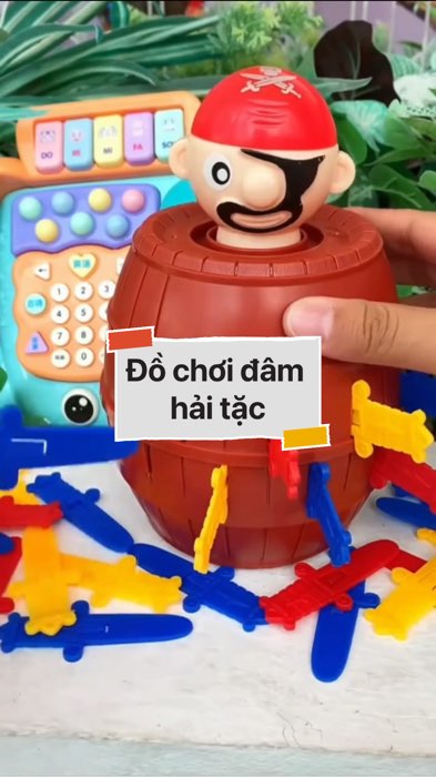 ￼Đồ chơi đâm hải tặc #VideoHangMevaBe#shopeestyle#ShopeeVideo#ShopeeCreator#LuotVuiMuaLien #diumi21