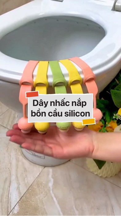 Dây nhấc nắp bồn cầu silicon #VideohangDoiSong#ShopeeVideo#ShopeeCreator #LuotVuiMuaLien#KOLUyTin#Videomuasam #SandealcungKOL #diumi135