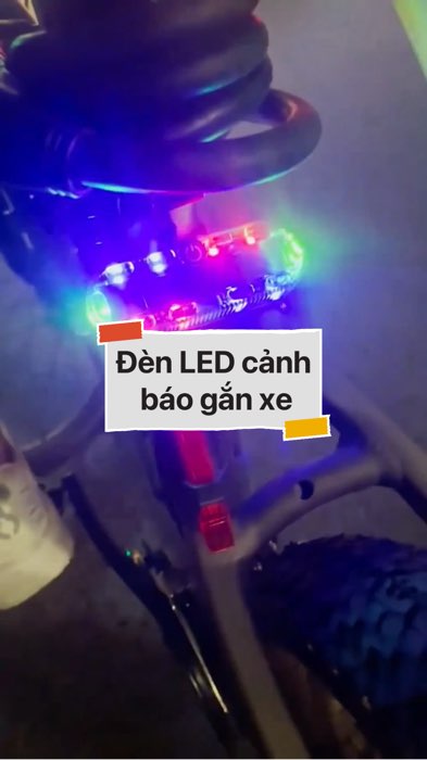 ￼Đèn LED cảnh báo năng lượng mặt trời #VideohangDienTu#shopeestyle#ShopeeVideo#ShopeeCreator #LuotVuiMuaLien#KOLUyTin#Videomuasam #diumi260