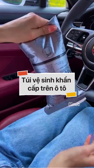 ￼Túi vệ sinh khẩn cấp trên xe ô tô #VideohangDoiSong#ShopeeVideo#ShopeeCreator #LuotVuiMuaLien#KOLUyTin#Videomuasam #SandealcungKOL #diumi140