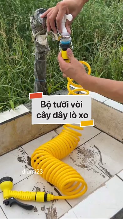 Bộ tưới cây dây lò xo #VideohangDoiSong#ShopeeVideo#ShopeeCreator #LuotVuiMuaLien#KOLUyTin#Videomuasam #SandealcungKOL #diumi655