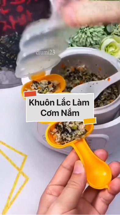 ￼Khuôn Lắc Làm Cơm Nắm #VideoHangMevaBe#shopeestyle#ShopeeVideo#ShopeeCreator#LuotVuiMuaLien #diumi778