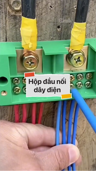 ￼Hộp đầu nối dây điện #VideohangDienTu#shopeestyle#ShopeeVideo#ShopeeCreator #LuotVuiMuaLien#KOLUyTin#Videomuasam #SandealcungKOL #diumi870