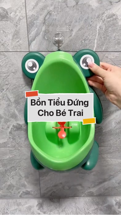Bồn Tiểu Đứng Cho Bé Trai #VideoHangMevaBe#shopeestyle#ShopeeVideo#ShopeeCreator#LuotVuiMuaLien #diumi937