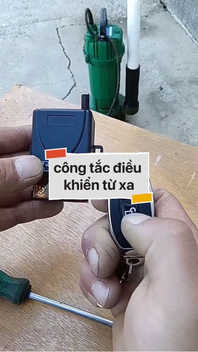￼Bộ công tắc điều khiển từ xa #VideohangDienTu#shopeestyle#ShopeeVideo#ShopeeCreator #LuotVuiMuaLien#KOLUyTin#Videomuasam #SandealcungKOL #diumi958