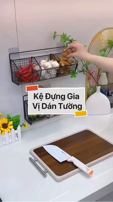 ￼Kệ Đựng Gia Vị Dán Tường #VideoHangGiaDung#shopeestyle#ShopeeVideo#ShopeeCreator #LuotVuiMuaLien #diumi32