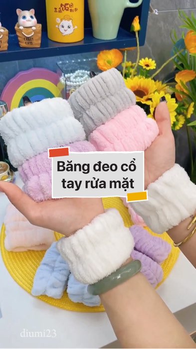 Băng đeo cổ tay rửa mặt #VideohangDoiSong#ShopeeVideo#ShopeeCreator #LuotVuiMuaLien#KOLUyTin#Videomuasam #SandealcungKOL #diumi103
