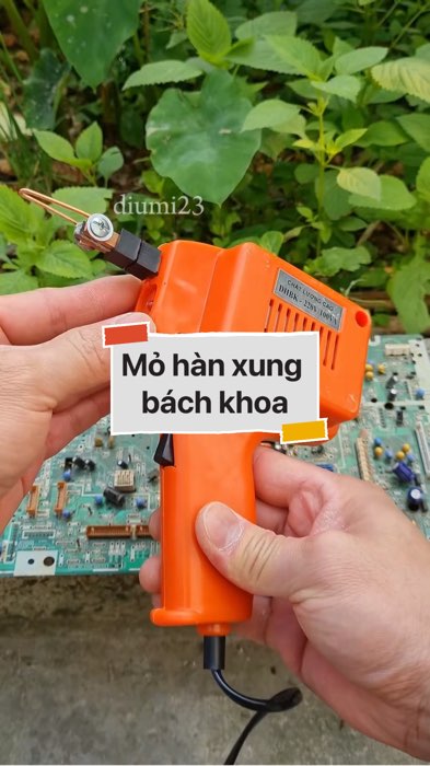 ￼Mỏ hàn xung bách khoa #VideohangDienTu#shopeestyle#ShopeeVideo#ShopeeCreator #LuotVuiMuaLien#KOLUyTin#Videomuasam #SandealcungKOL #diumi723