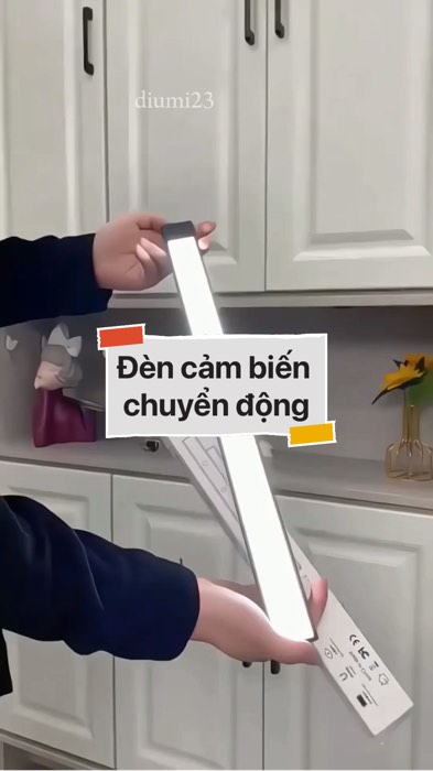 ￼Đèn cảm biến chuyển động #VideohangDienTu#shopeestyle#ShopeeVideo#ShopeeCreator #LuotVuiMuaLien#KOLUyTin#Videomuasam #SandealcungKOL #diumi128