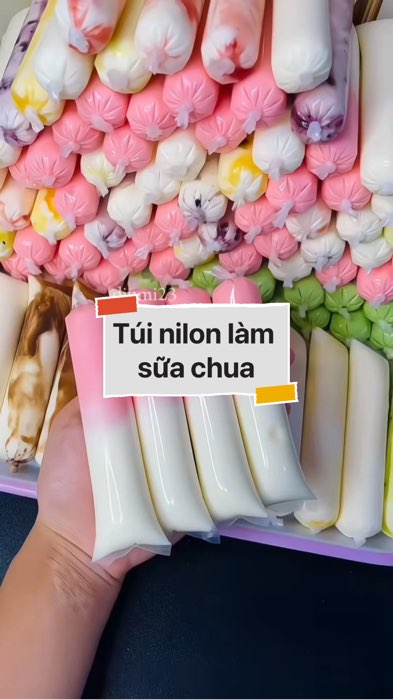 Túi nilon làm sữa chua #VideohangDoiSong#ShopeeVideo#ShopeeCreator #LuotVuiMuaLien#KOLUyTin#Videomuasam #SandealcungKOL #diumi157