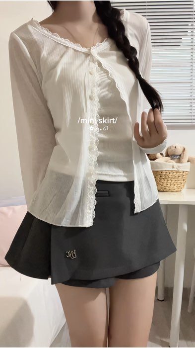 em quần váy này vải siu mịn, mà mặc lên nhìn đùi thon hẳn á #KOLUyTin #ShopeeStyle #ShopeeThoiTrang #Shopeexuhuong#LuotVuiMuaLien