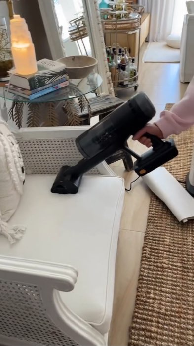 Mua tại video rẻ hơn, Máy Hút Bụi Cầm Tay Không Dây Roborock H60 Hub Pro #ShopeeCreator #ShopeeVideo #LuotVuiMuaLien #VideohangDienTu