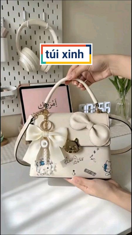 Túi xách dễ thương quá nè mua đeo hay mua làm quà quá đẹp luôn #tuixach #tuixinh #videohangthoitrang #LuotVuiMuaLien #shopeevideo #ShopeeCreator