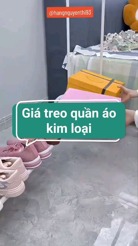 Giá treo quần áo kim loại #Videohangnhacua #KOLUyTin #shopeecreator #xuhuong #ShopeeVideo #hangmoive #luotvuimualien #shopxuhuong #videomuasam #gia