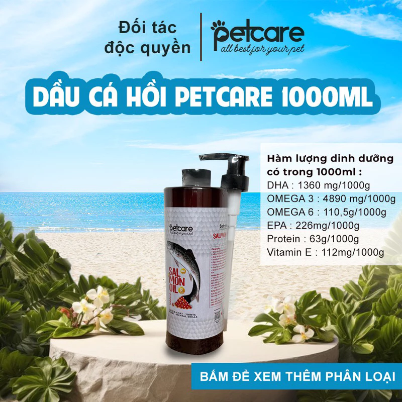 Dầu Cá Hồi PetCare 1000ml đang được đối chiếu cho người mua tại Việt Nam
