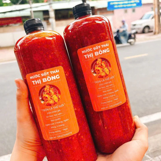 Sốt thái trộn chân gà , tai heo , hải sản Thị Bông 1lít (chai gần 1kg2)