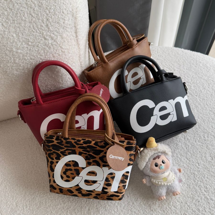 Túi Đeo Chéo Mono Cemmery Local Brand Size Mini Đựng Vừa Điện Thoại Da PVC 8 Màu - Hình 4