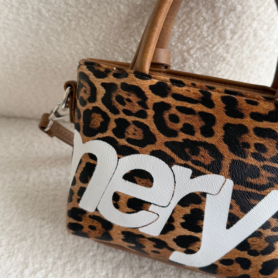 Túi Đeo Chéo Mono Cemmery Local Brand Size Mini Đựng Vừa Điện Thoại Da PVC 8 Màu - Hình 7