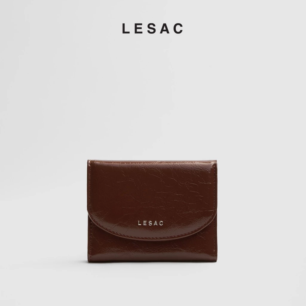 Ví nữ mini LESAC Poppie Wallet đang được đối chiếu cho người mua tại Việt Nam